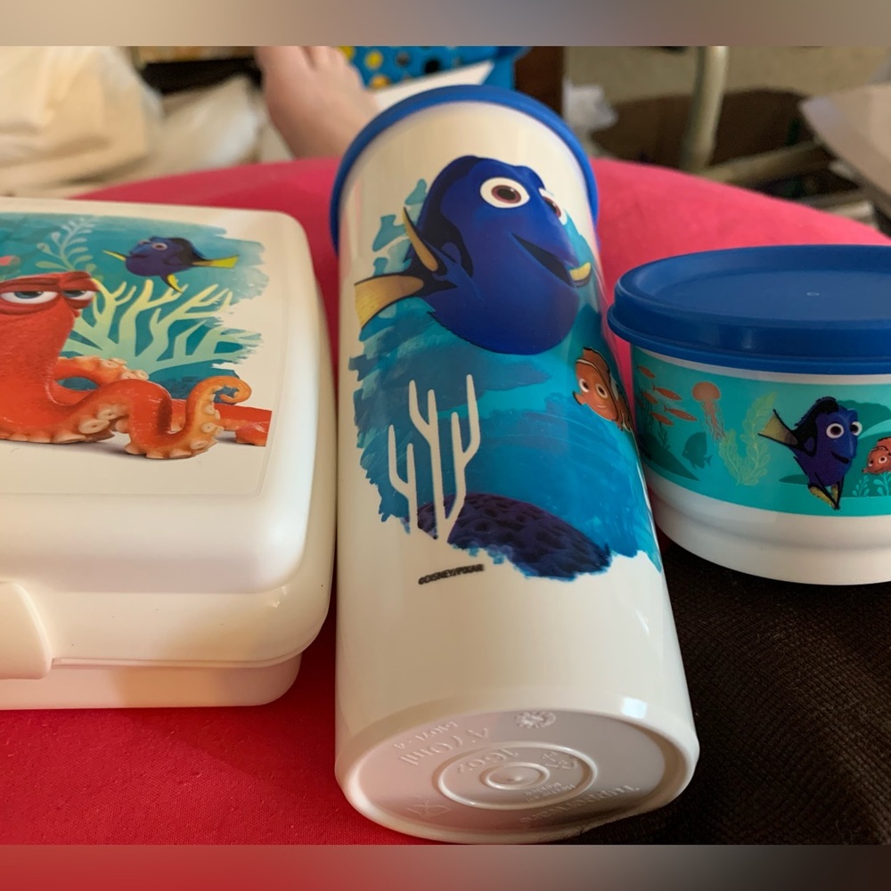 Tupperware 3 pc finding Dory lunch set